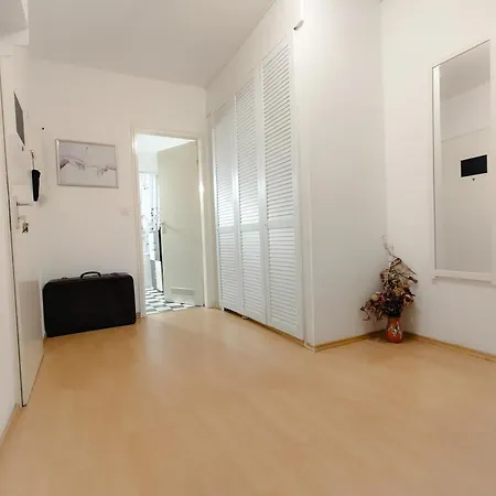 Good Located Apartment Subway U6 Wohnung Berlin Exterior foto